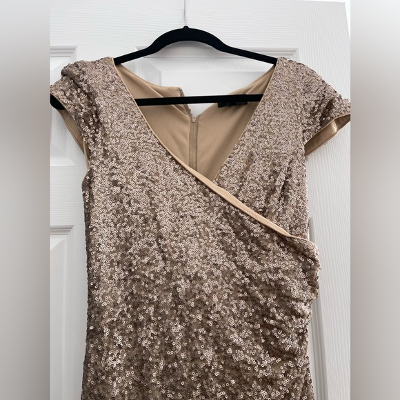 Badgley Mischka Long Sequin Gold Gown. - Picture 5 of 6